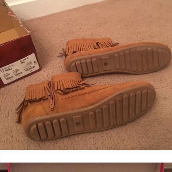 Fringe boots - Picture 3 of 3